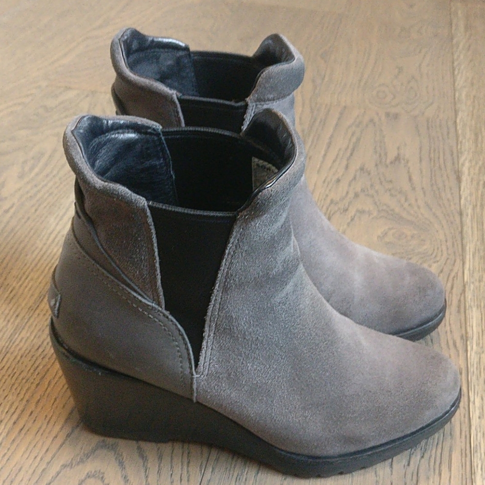 Sorel after dark gray wedge